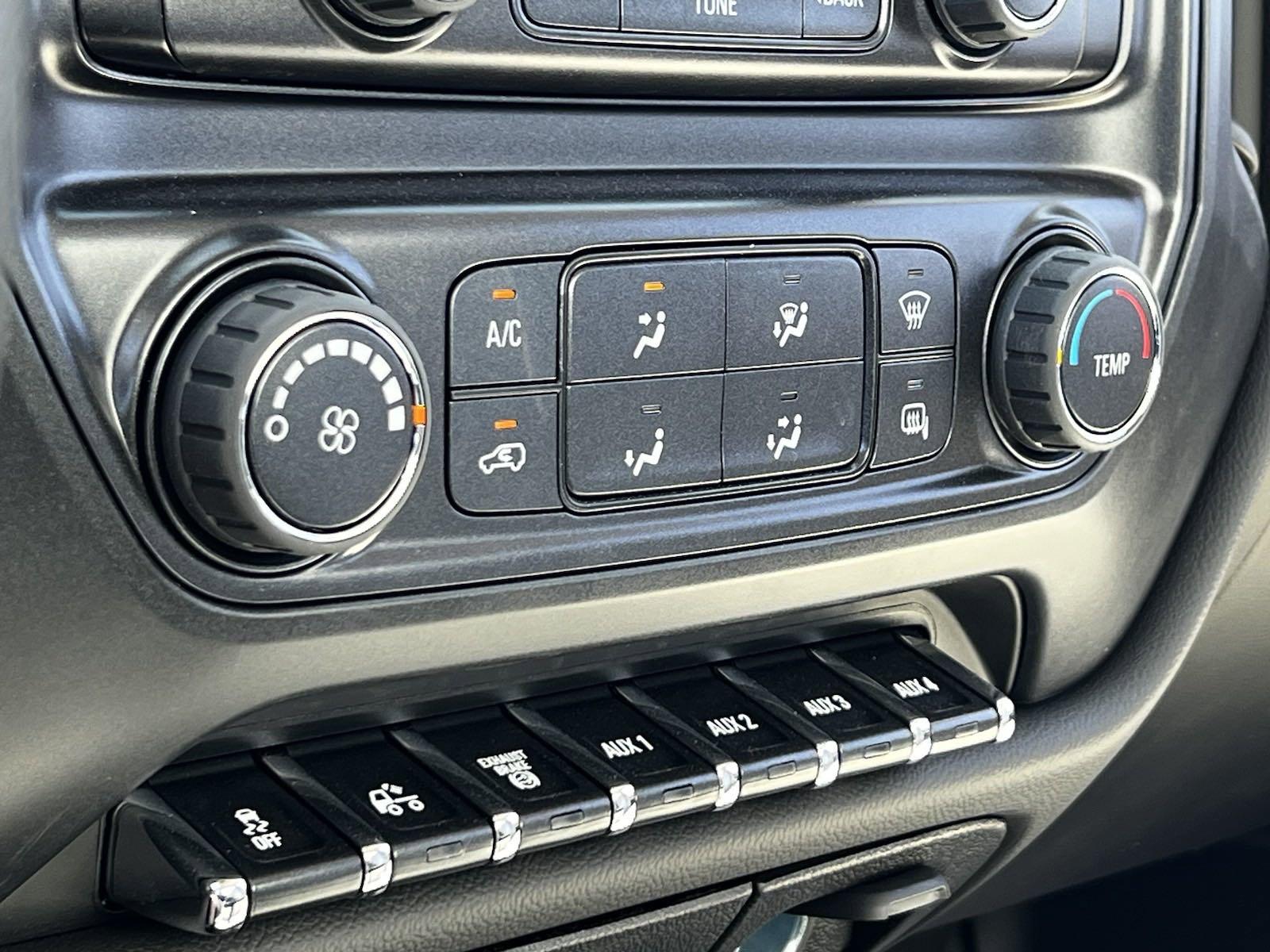 2024 Chevrolet Silverado 5500 HD Vehicle Photo in GEORGETOWN, TX 78626-7508
