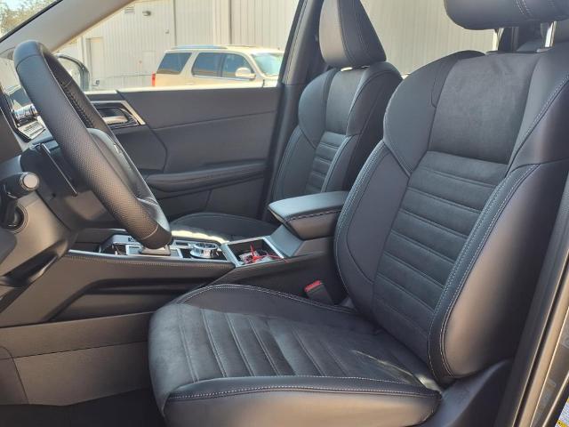 2025 Mitsubishi Outlander Plug-In Hybrid Vehicle Photo in Tampa, FL 33612