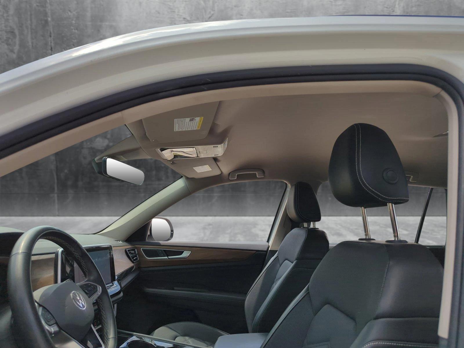 2024 Volkswagen Atlas Vehicle Photo in Pembroke Pines, FL 33027