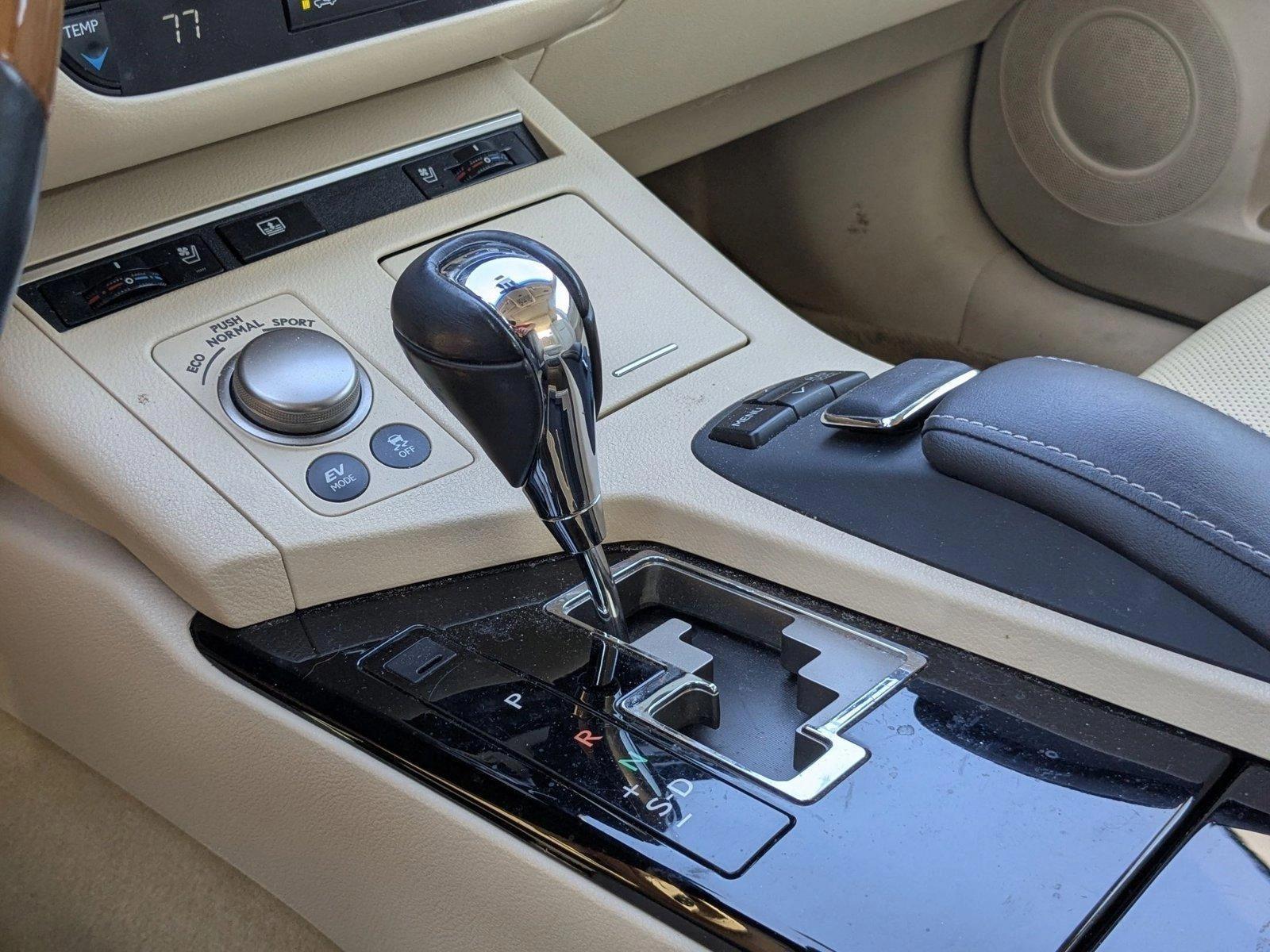2013 Lexus ES 300h Vehicle Photo in Clearwater, FL 33761