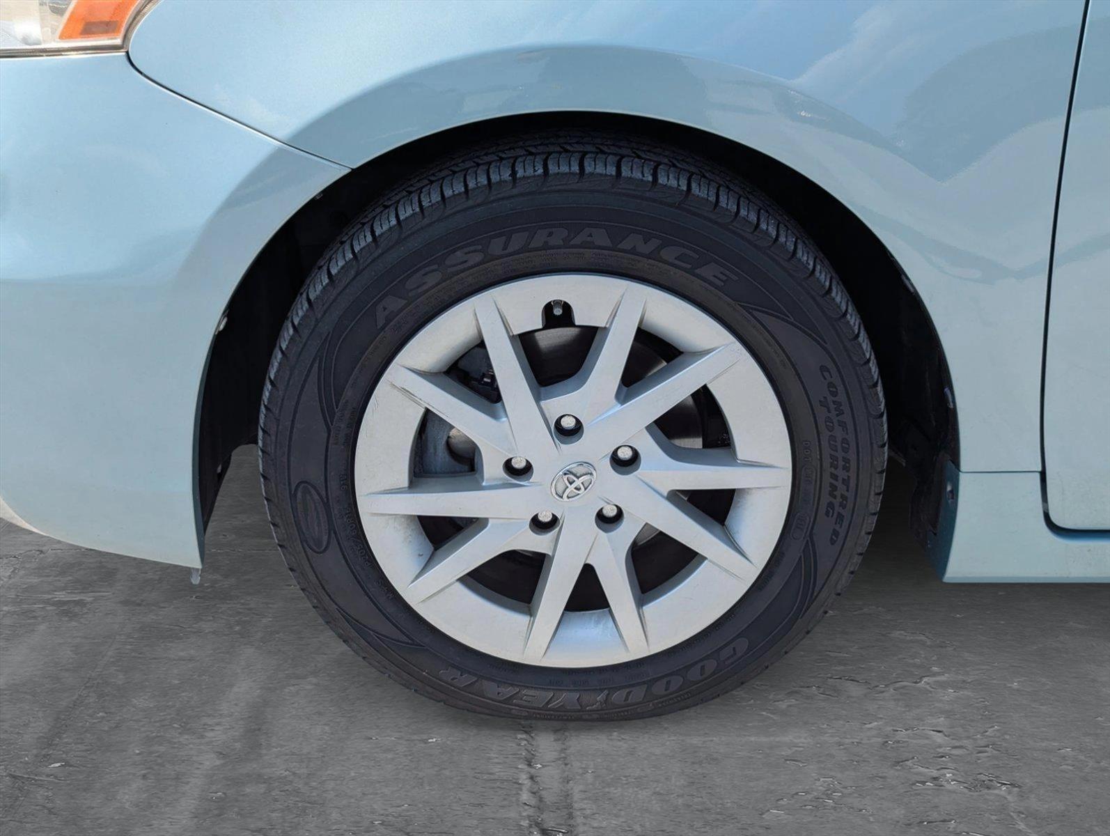 2014 Toyota Prius v Vehicle Photo in Ft. Myers, FL 33907