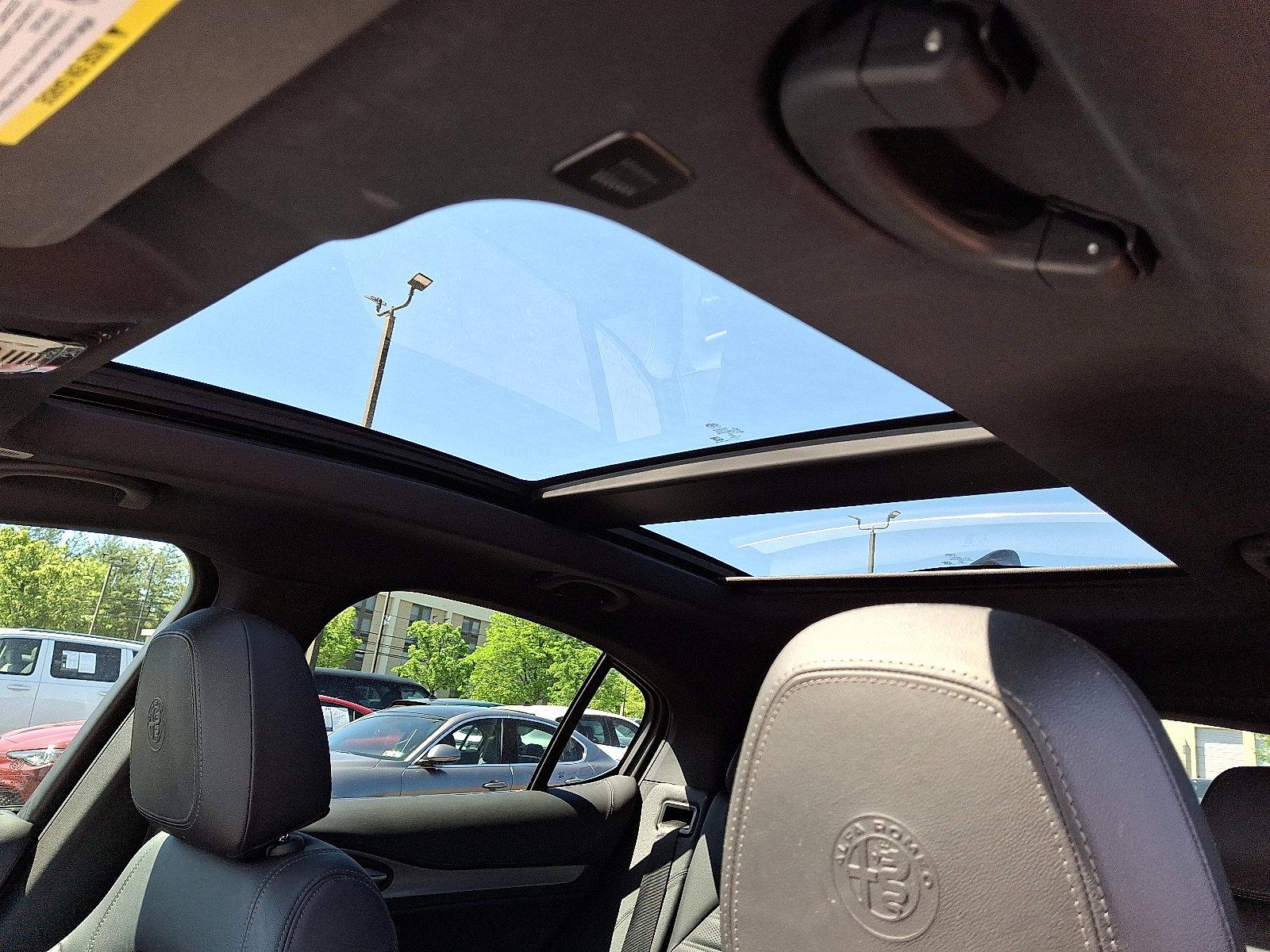 2022 Alfa Romeo Stelvio Vehicle Photo in Willow Grove, PA 19090