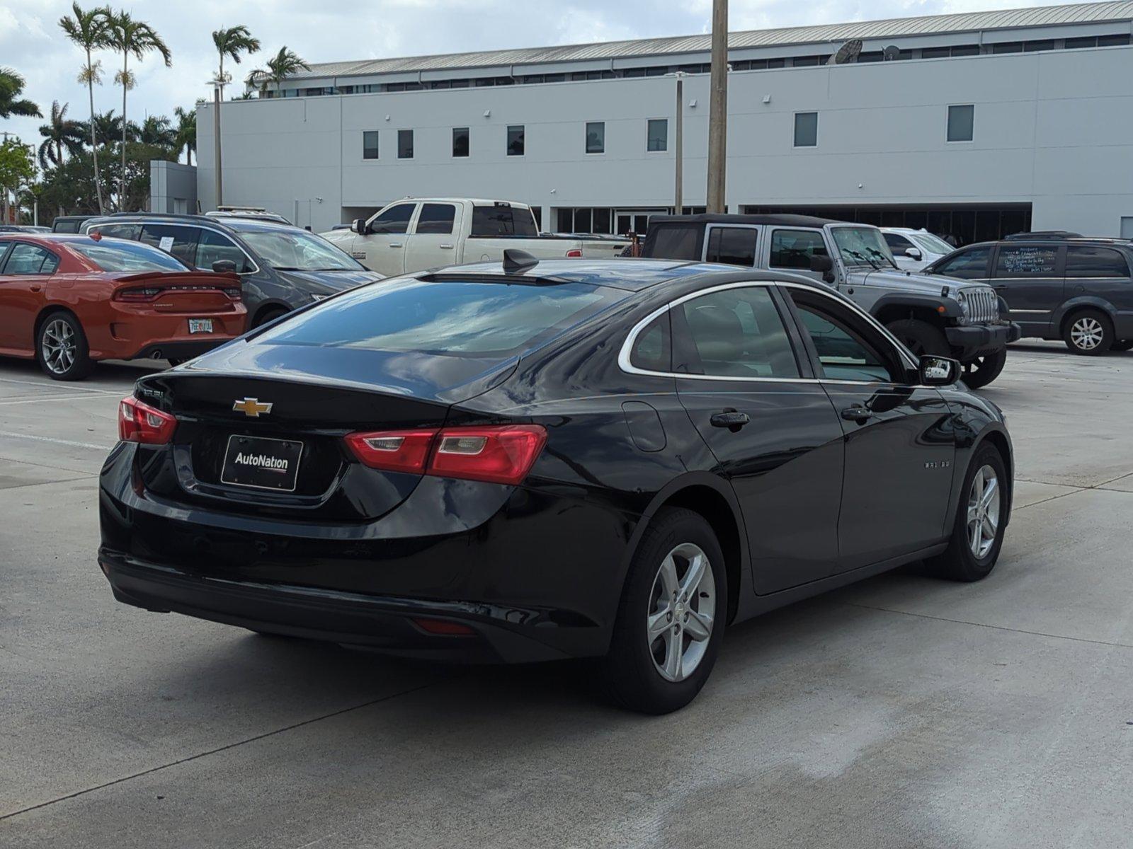 2019 Chevrolet Malibu Vehicle Photo in Pembroke Pines, FL 33027