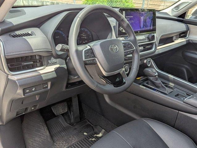 2024 Toyota Grand Highlander Vehicle Photo in San Antonio, TX 78230