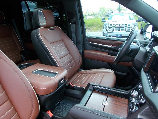 2023 GMC Yukon Vehicle Photo in LOWELL, MA 01852-4336