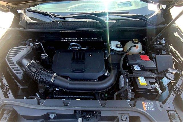 2023 GMC Acadia Vehicle Photo in TOPEKA, KS 66609-0000