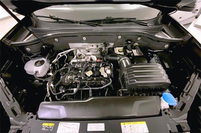 2024 Volkswagen Atlas Vehicle Photo in INDEPENDENCE, MO 64055-1314