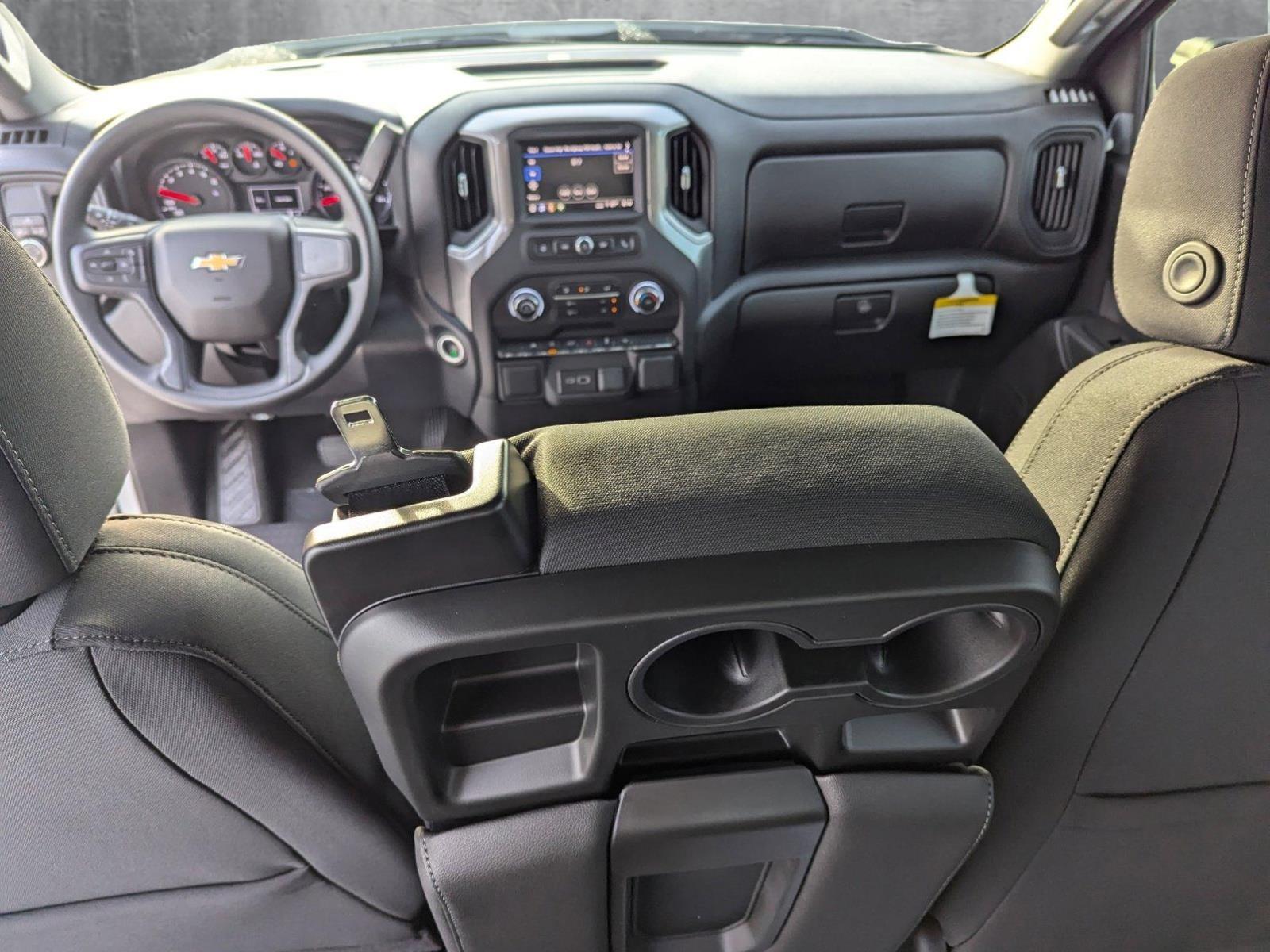 2025 Chevrolet Silverado 1500 Vehicle Photo in PEMBROKE PINES, FL 33024-6534