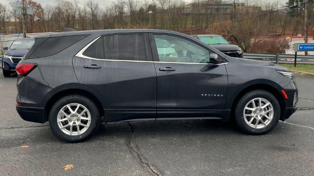 2022 Chevrolet Equinox Vehicle Photo in MOON TOWNSHIP, PA 15108-2571