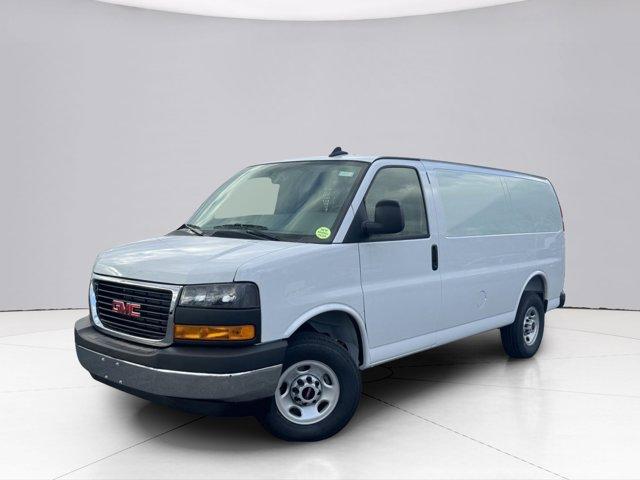 2025 GMC Savana Cargo 2500 Vehicle Photo in LEOMINSTER, MA 01453-2952