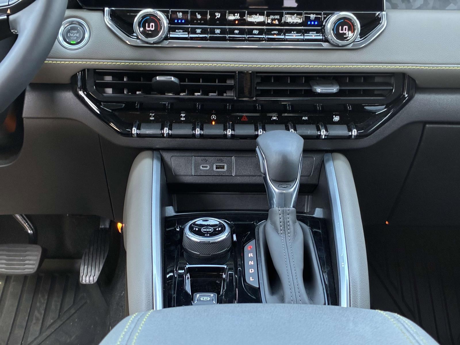 2025 Chevrolet Colorado Vehicle Photo in LOS ANGELES, CA 90007-3794