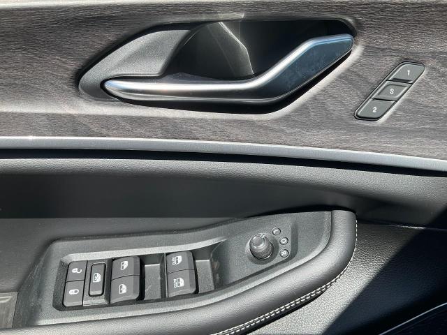 2025 Jeep Grand Cherokee L Vehicle Photo in Kaukauna, WI 54130