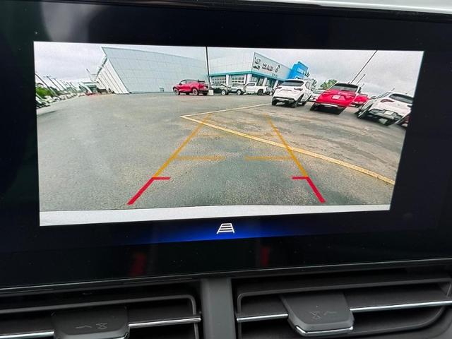 2025 Chevrolet Trax Vehicle Photo in COLUMBIA, MO 65203-3903