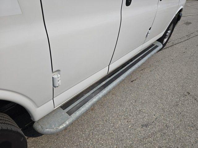 2023 GMC Savana Cargo Van Vehicle Photo in Pleasant Hills, PA 15236