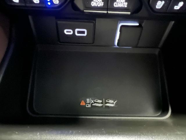 2023 Chevrolet Suburban Vehicle Photo in Roslyn, NY 11576