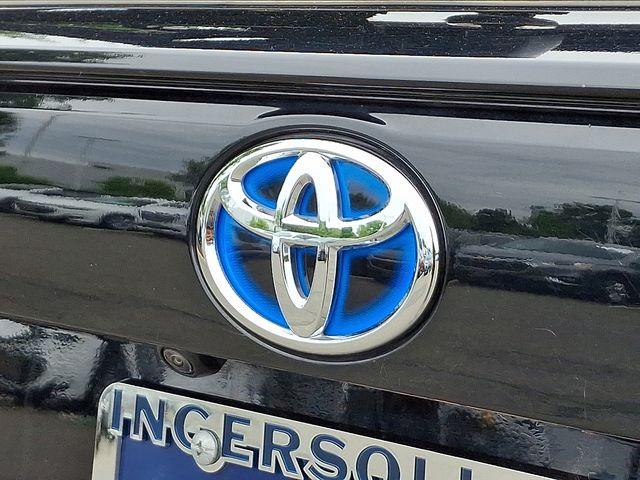 2023 Toyota RAV4 Hybrid Vehicle Photo in DANBURY, CT 06810-5034