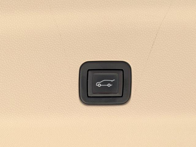 2022 Cadillac Escalade Vehicle Photo in BRUNSWICK, GA 31525-1881