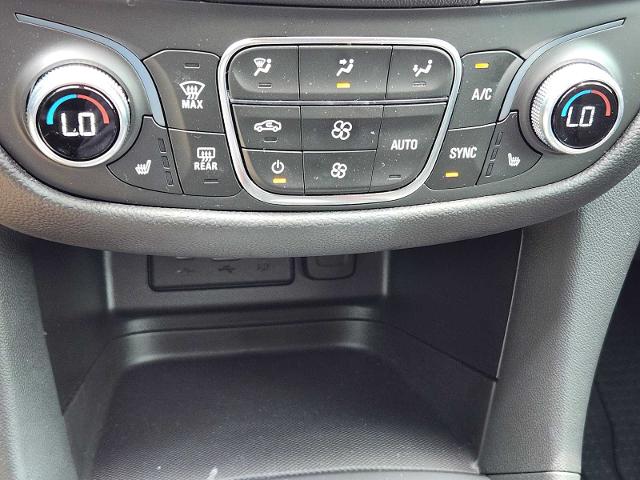 2022 Chevrolet Equinox Vehicle Photo in DENTON, TX 76210-9321