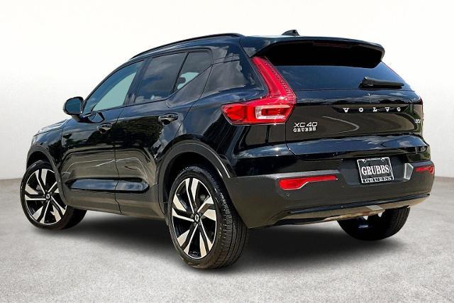 2025 Volvo XC40 Vehicle Photo in Houston, TX 77007