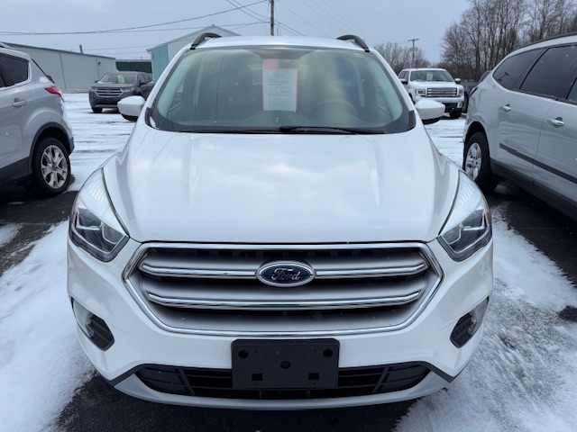 Used 2017 Ford Escape SE with VIN 1FMCU9GD8HUB97949 for sale in Bellevue, OH