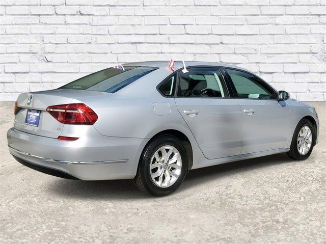 2018 Volkswagen Passat Vehicle Photo in SUNRISE, FL 33323-3202