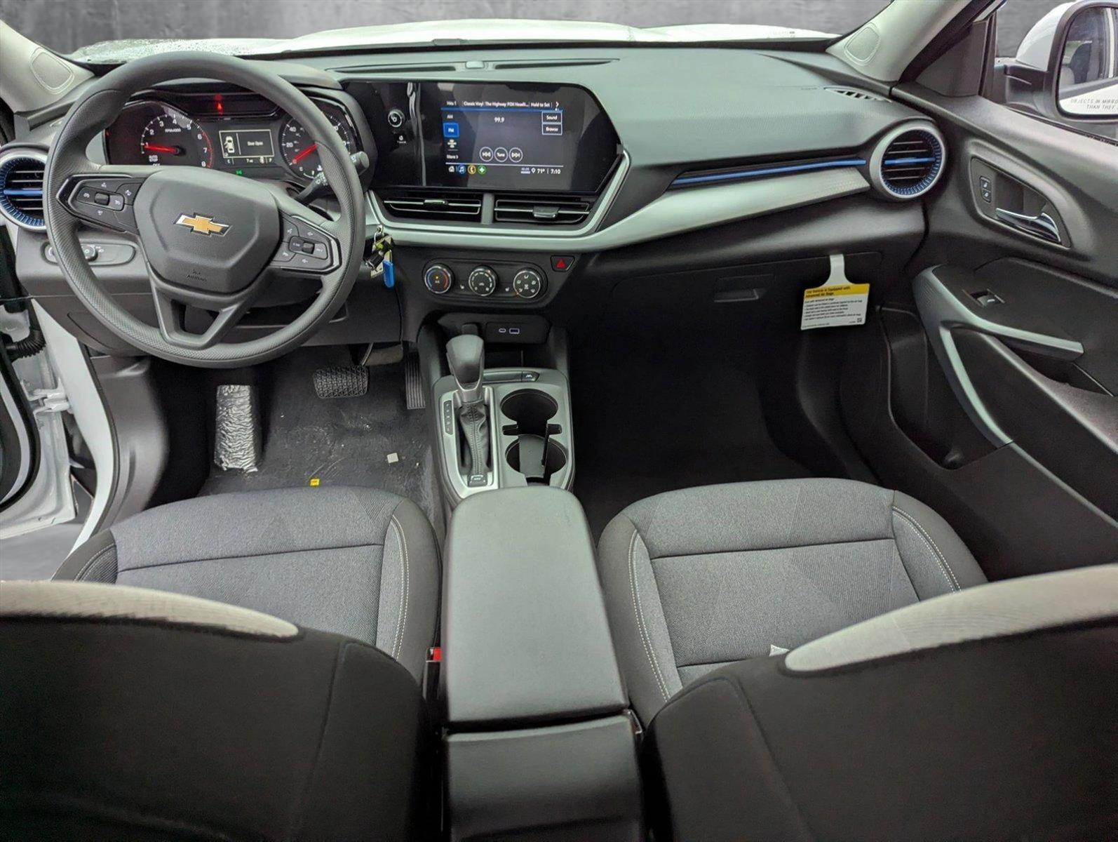 2025 Chevrolet Trax Vehicle Photo in GREENACRES, FL 33463-3207