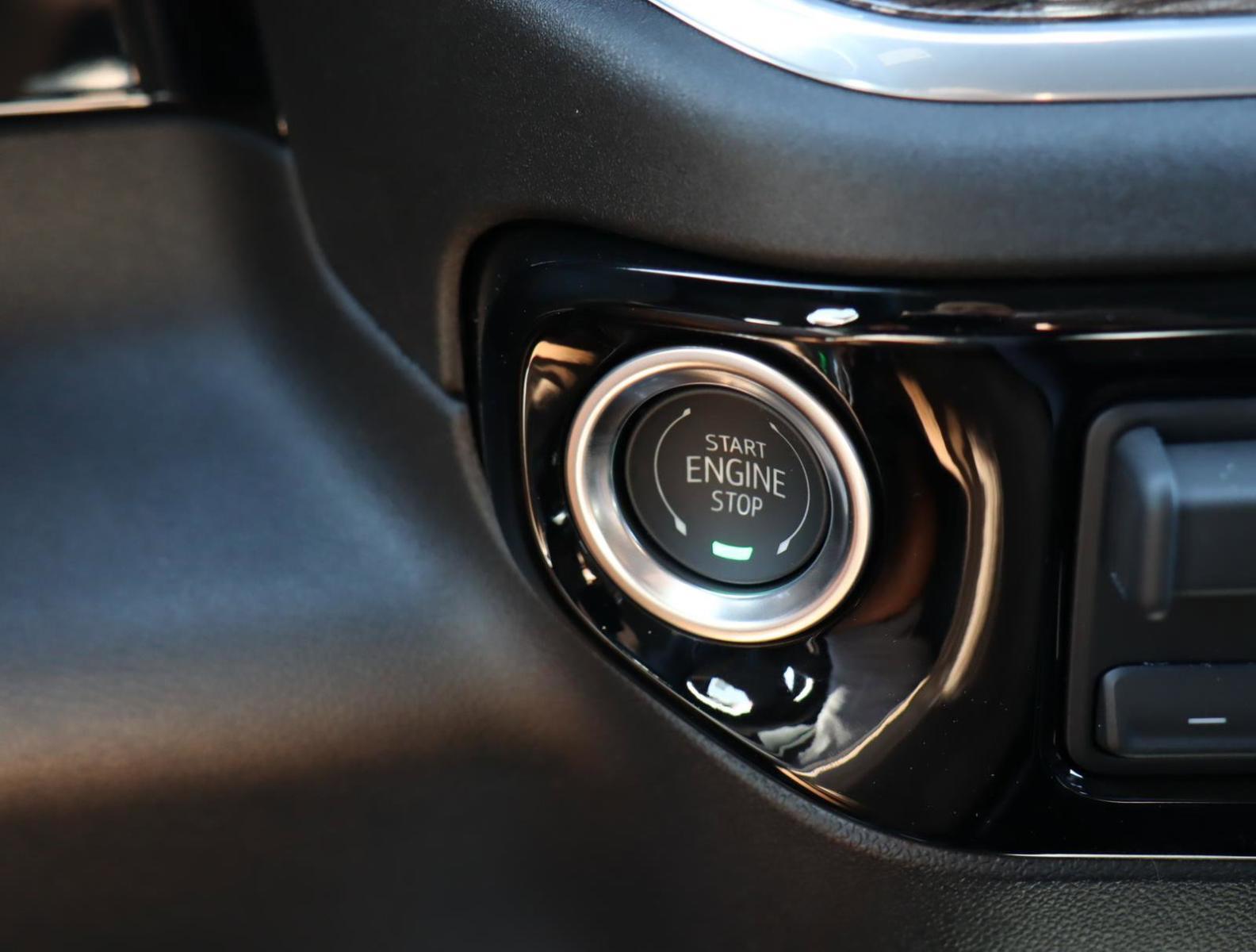 2025 Chevrolet Silverado 1500 Vehicle Photo in LOS ANGELES, CA 90007-3794