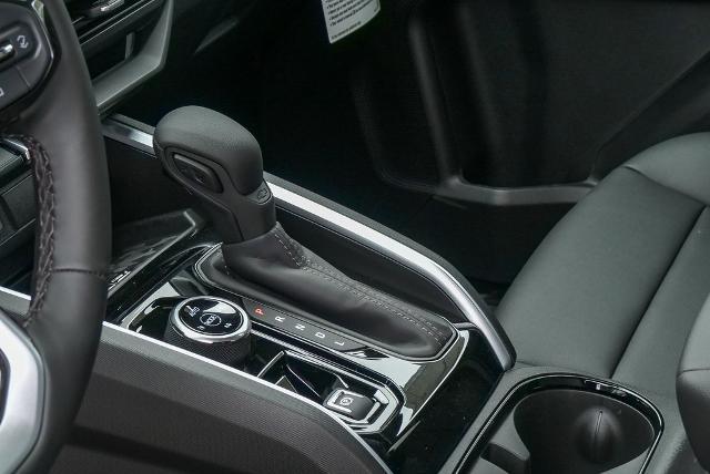 2025 Chevrolet Colorado Vehicle Photo in VENTURA, CA 93003-8585