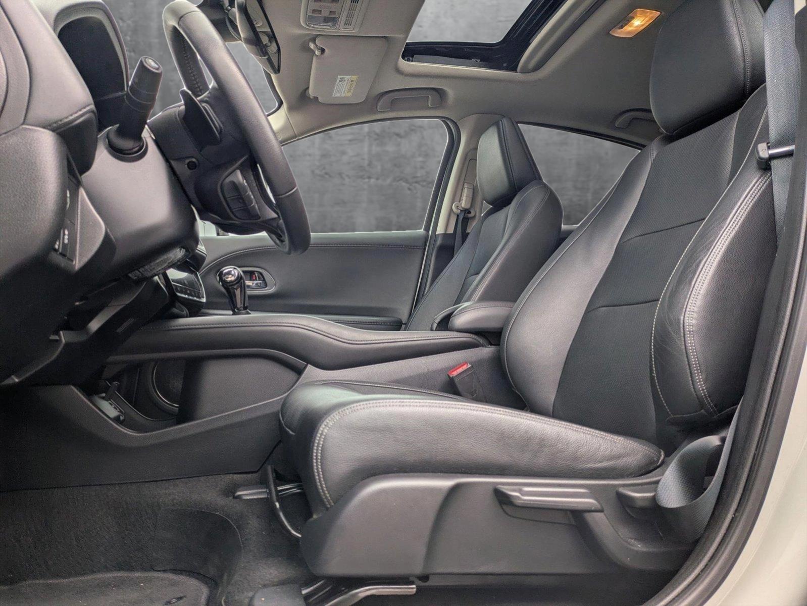 2022 Honda HR-V Vehicle Photo in Valencia, CA 91355-1794