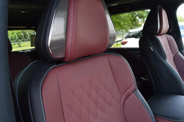 2025 INFINITI QX80 Vehicle Photo in Houston, TX 77090