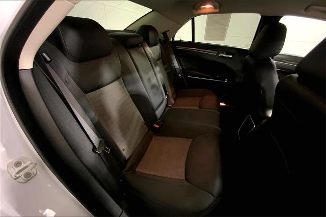 2022 Chrysler 300 Vehicle Photo in Kansas City, MO 64114