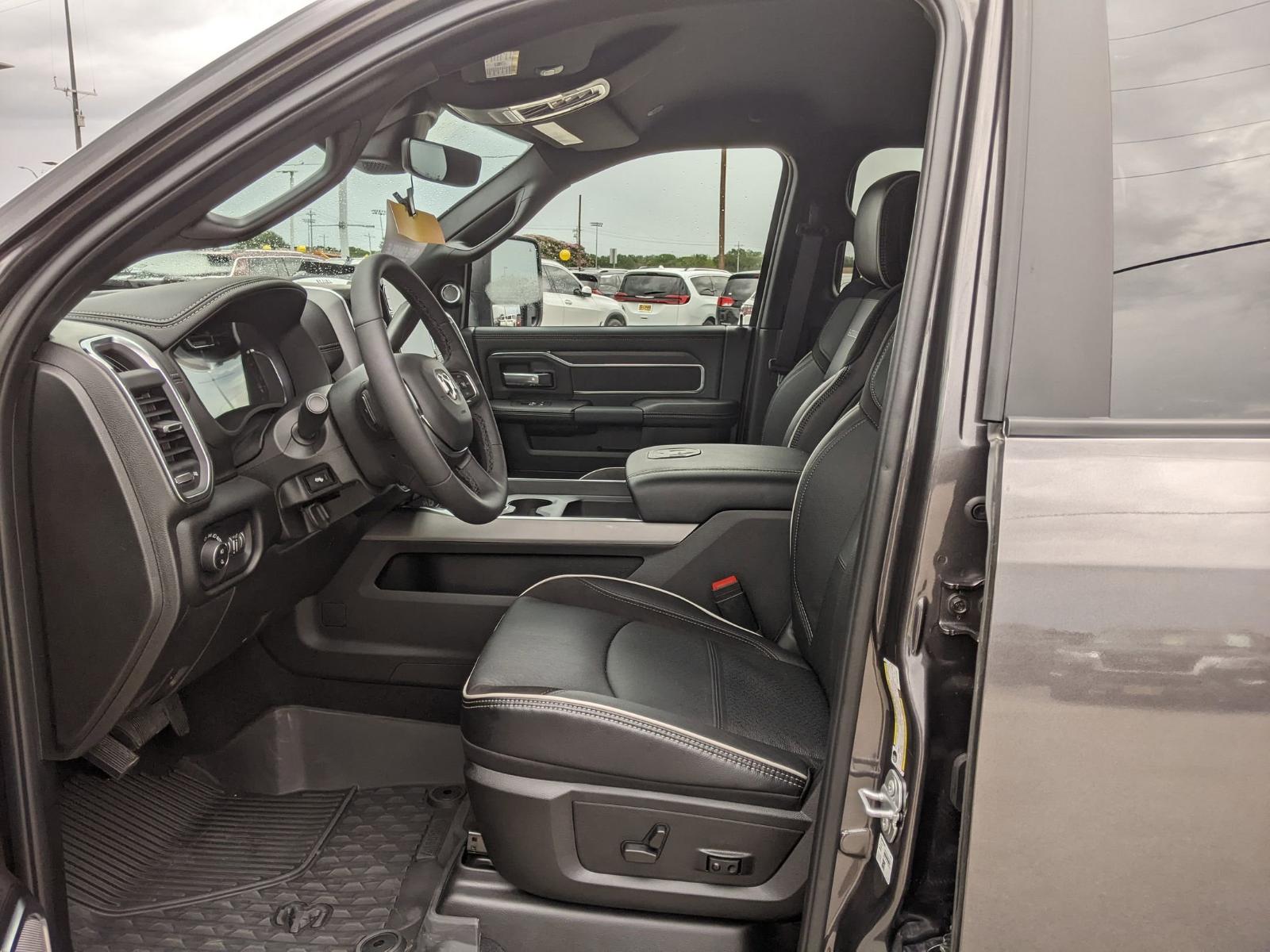 2025 Ram 3500 Vehicle Photo in Seguin, TX 78155