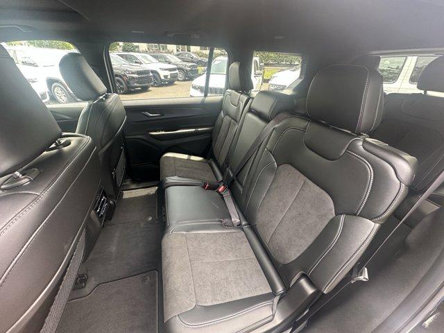 2025 Jeep Grand Cherokee L Vehicle Photo in Doylsetown, PA 18901