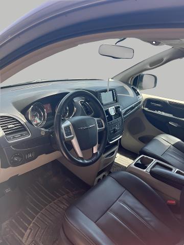2016 Chrysler Town & Country Vehicle Photo in Appleton, WI 54913