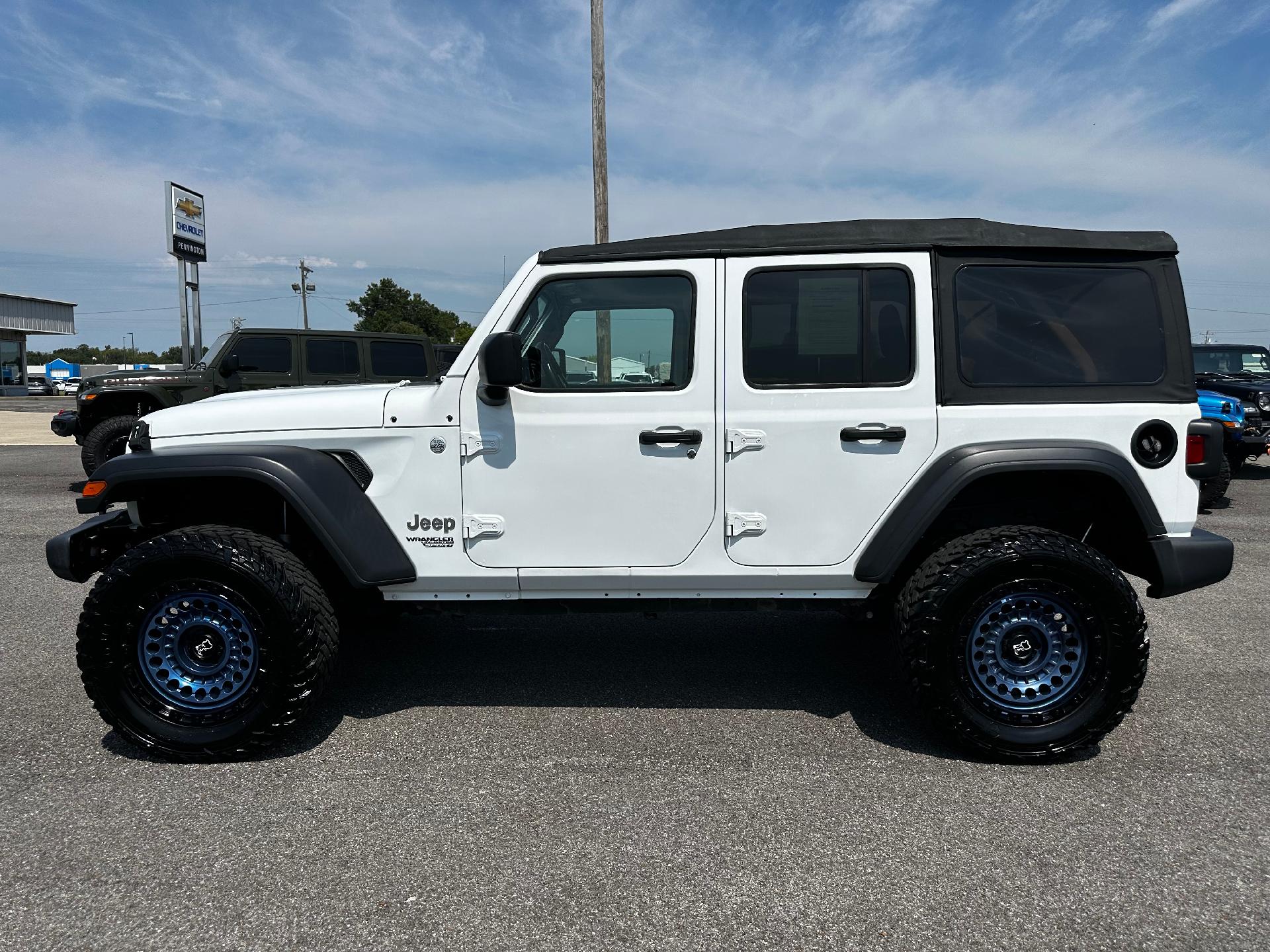 Used 2018 Jeep All-New Wrangler Unlimited Sport S with VIN 1C4HJXDG1JW150309 for sale in Salem, IL