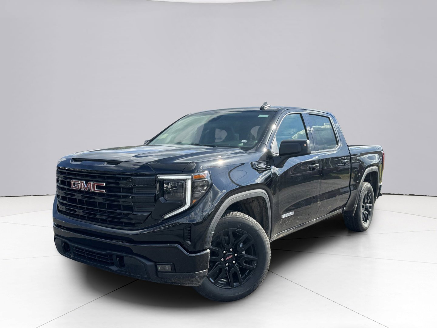 2025 GMC Sierra 1500 Vehicle Photo in LEOMINSTER, MA 01453-2952