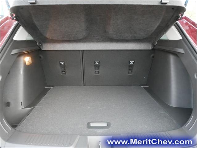 2025 Chevrolet Trax Vehicle Photo in MAPLEWOOD, MN 55119-4794