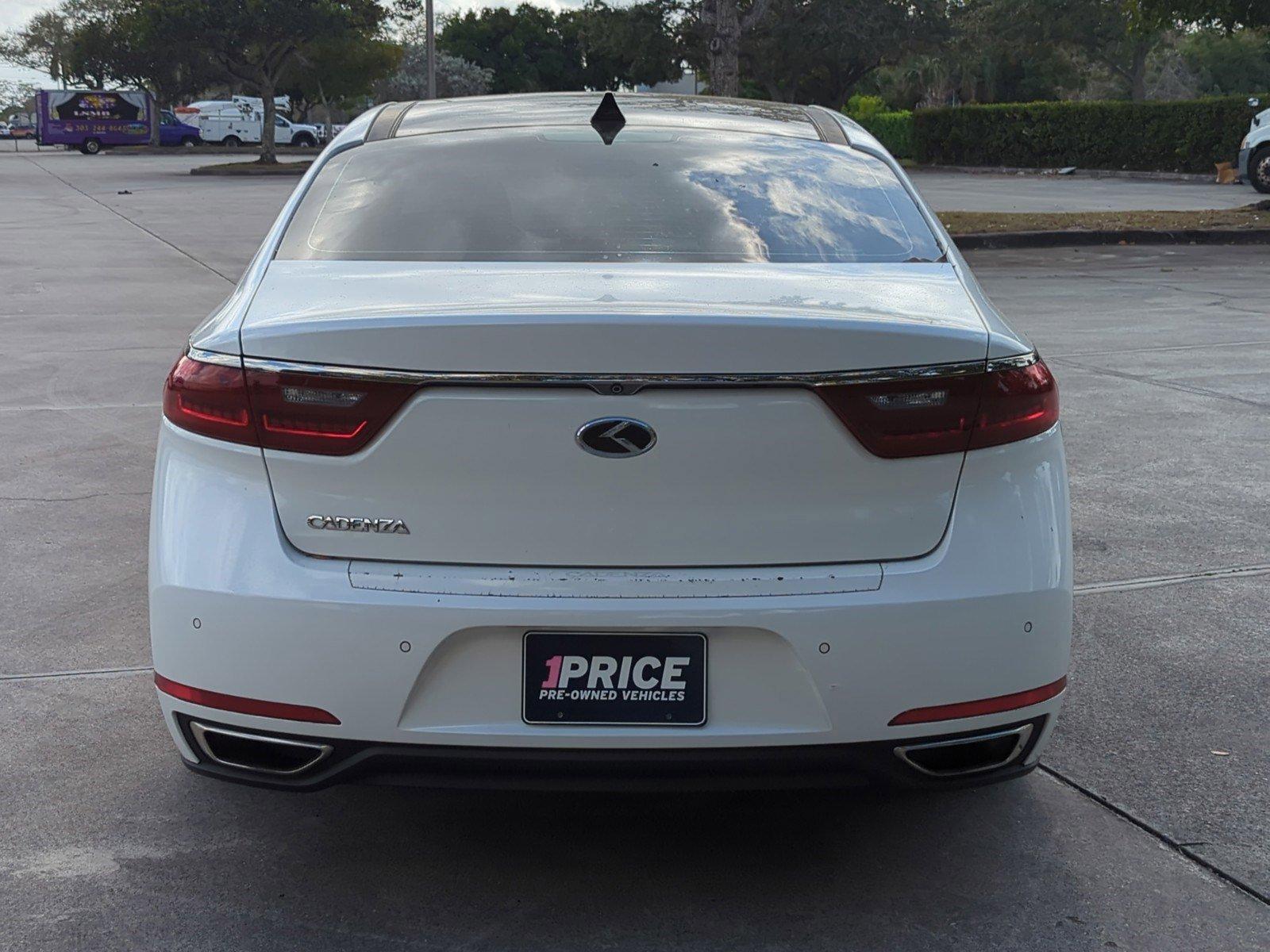 2017 Kia Cadenza Vehicle Photo in Margate, FL 33063