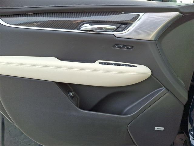 2025 Cadillac XT6 Vehicle Photo in ALLENTOWN, PA 18103-7399