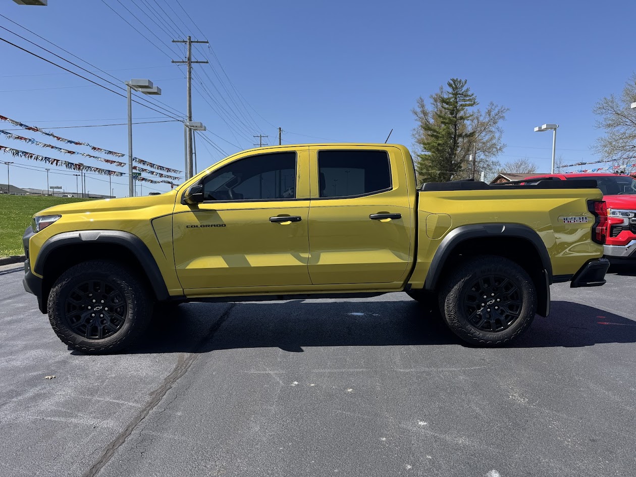 2023 Chevrolet Colorado Vehicle Photo in BOONVILLE, IN 47601-9633
