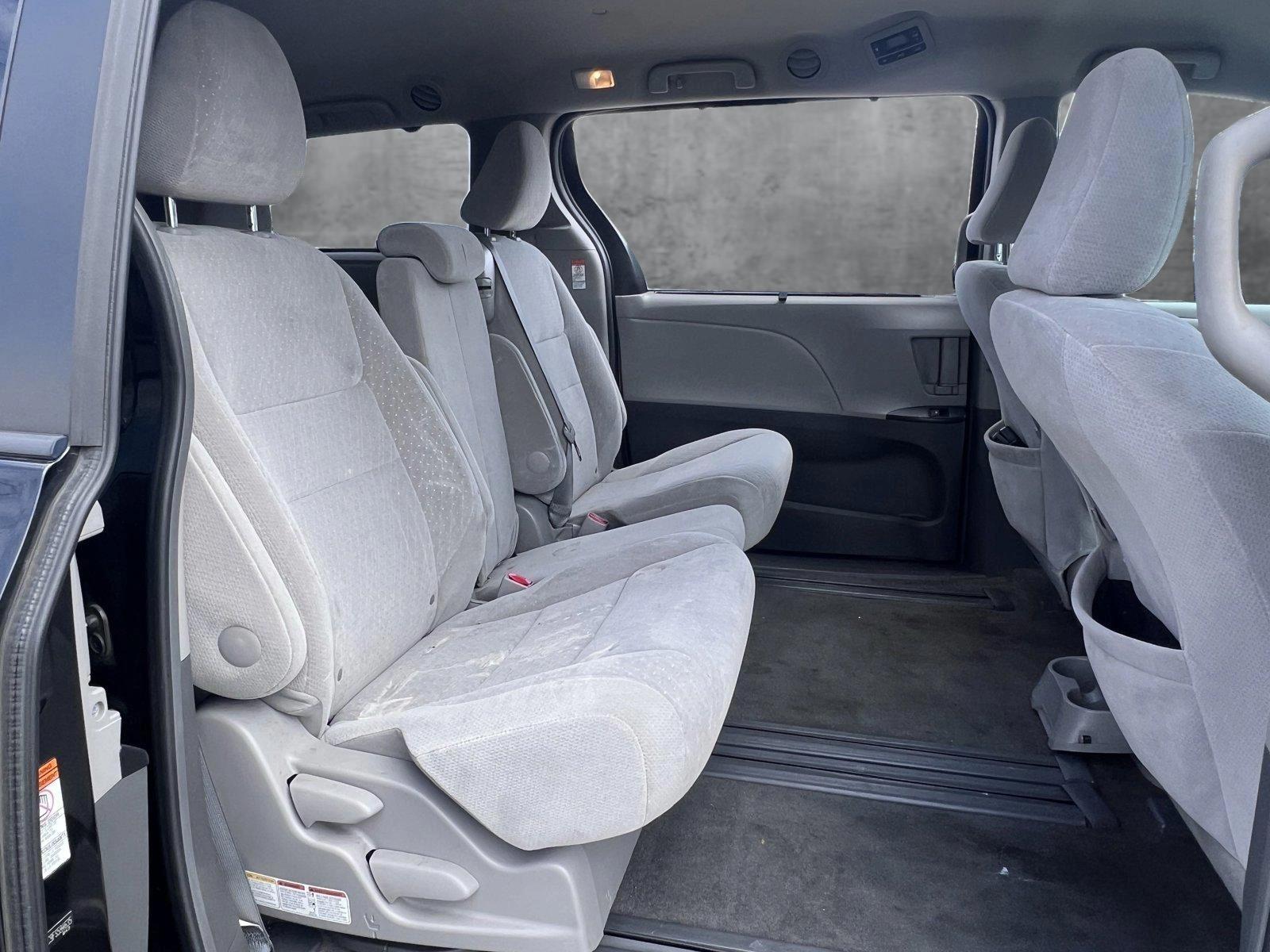 2015 Toyota Sienna Vehicle Photo in Santa Clarita, CA 91355