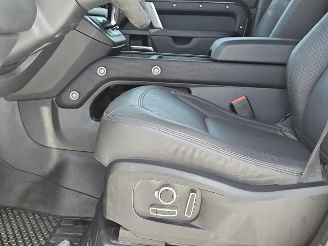2024 Defender Vehicle Photo in AUSTIN, TX 78717
