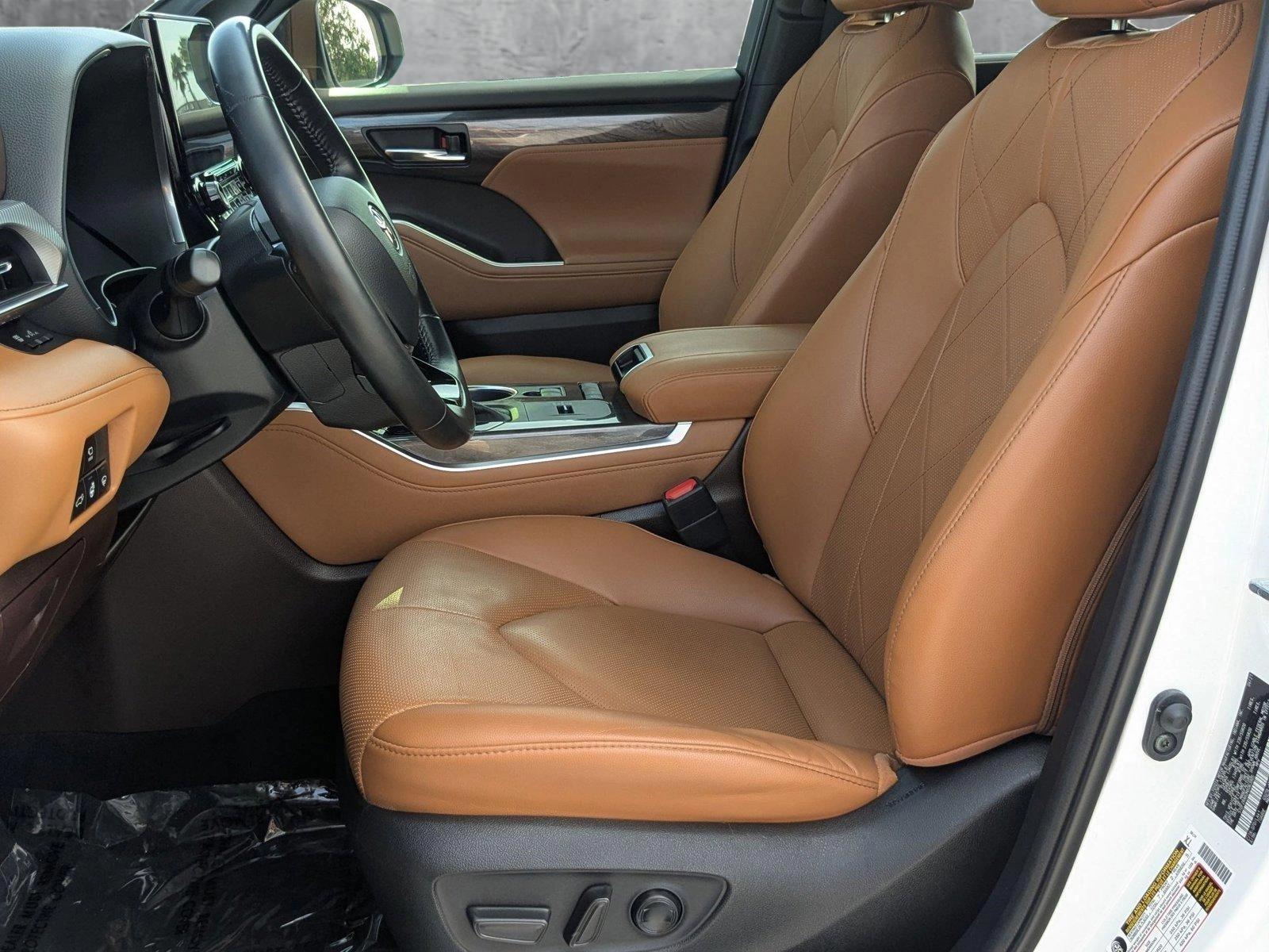 2021 Toyota Highlander Vehicle Photo in Clearwater, FL 33765