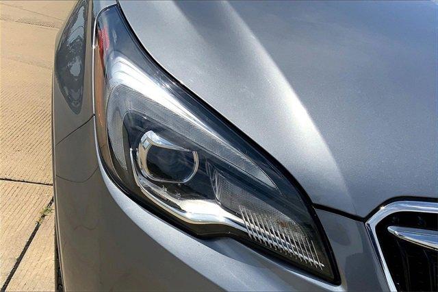 2020 Buick Envision Vehicle Photo in TOPEKA, KS 66609-0000