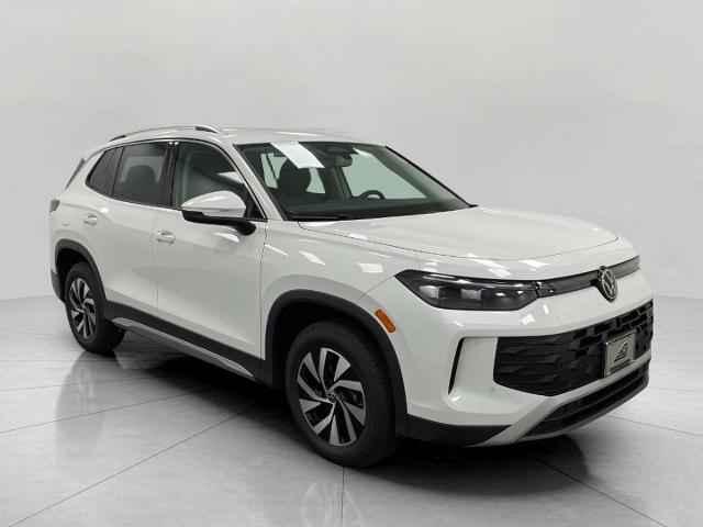 2025 Volkswagen Tiguan Vehicle Photo in Neenah, WI 54956