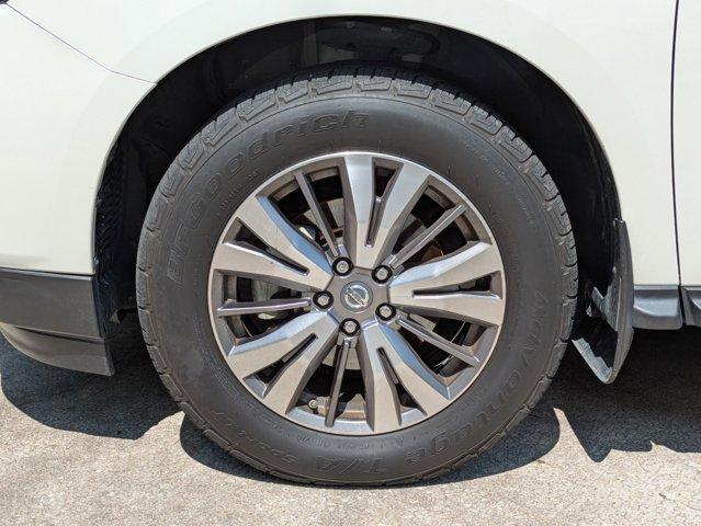 2018 Nissan Pathfinder Vehicle Photo in BRUNSWICK, GA 31525-1881
