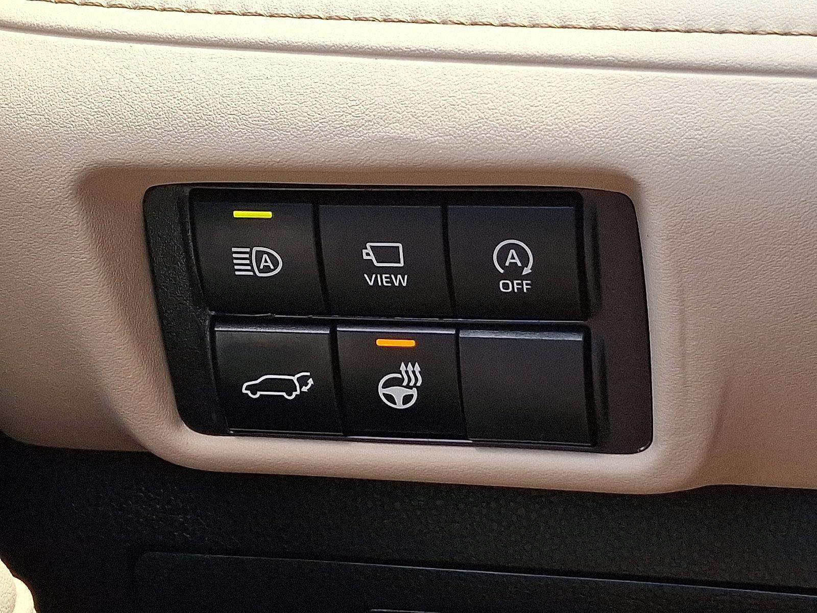 2024 Toyota Highlander Vehicle Photo in Trevose, PA 19053