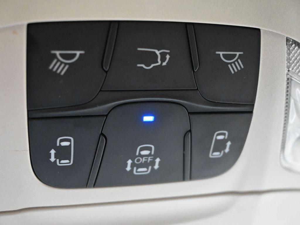 2018 Chrysler Pacifica Vehicle Photo in Marion, IA 52302