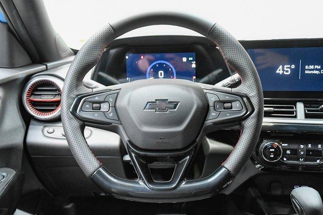 2025 Chevrolet Trax Vehicle Photo in EVERETT, WA 98203-5662