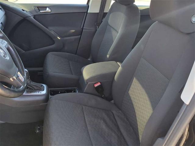 2013 Volkswagen Tiguan Vehicle Photo in BARTLETT, TN 38133-4101